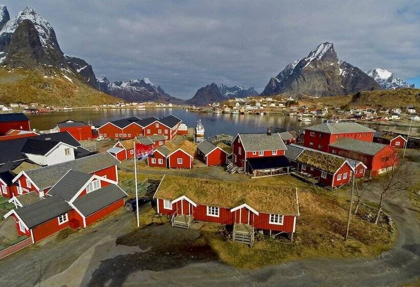 Reine Rorbuer   By Classic Norway Hotels