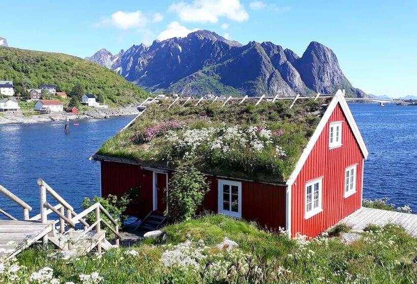 Reine Rorbuer   By Classic Norway Hotels