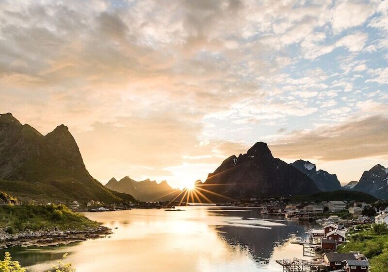 Reine Rorbuer   By Classic Norway Hotels