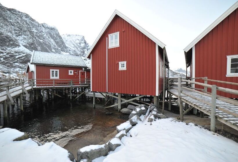 Reine Rorbuer   By Classic Norway Hotels