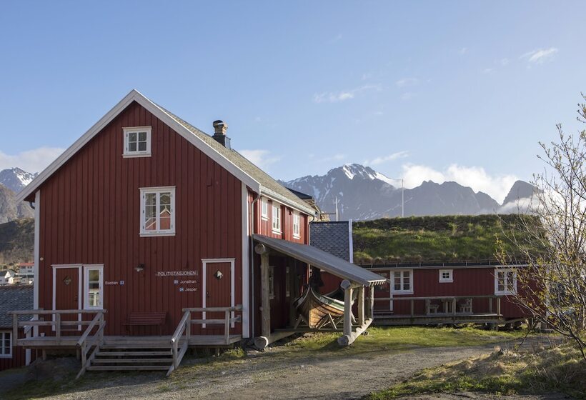 Reine Rorbuer   By Classic Norway Hotels