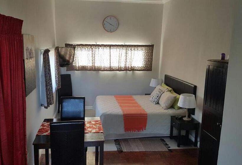 تختخواب و صبحانه Beachway Guesthouse