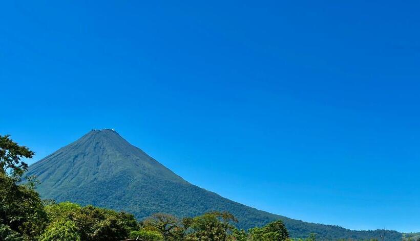 هتل Arenal Monara