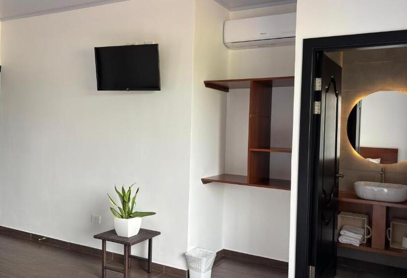 هتل Arenal Monara