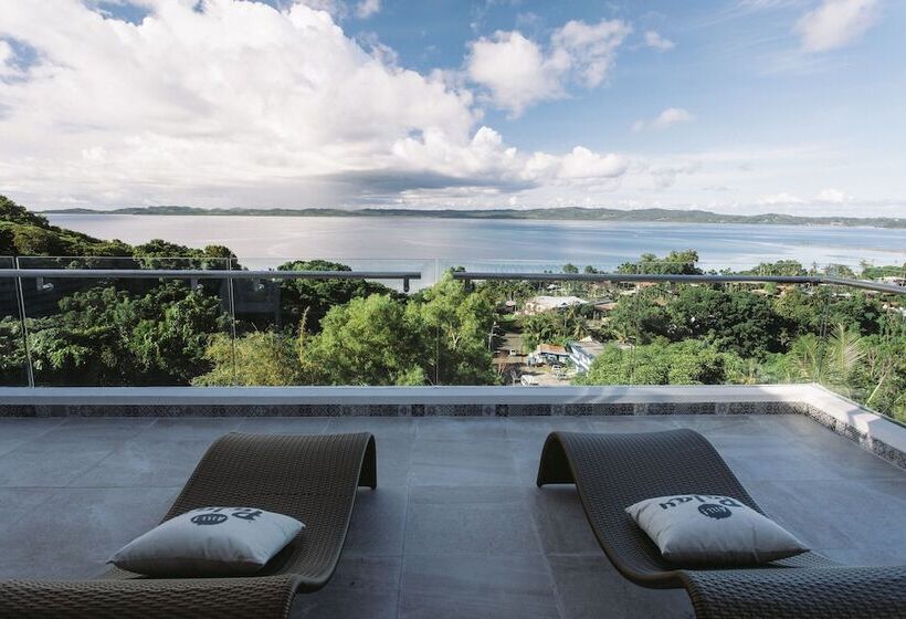 هتل Beluu Sea View Resort