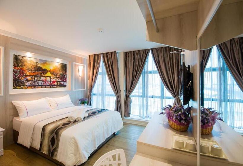 هتل Lavender Inn Usj