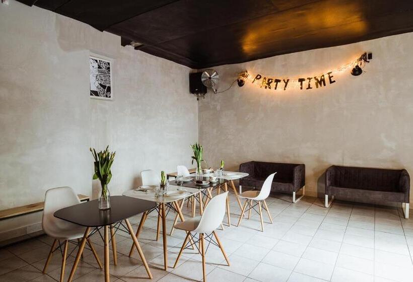 هاستل Oki Doki Old Town