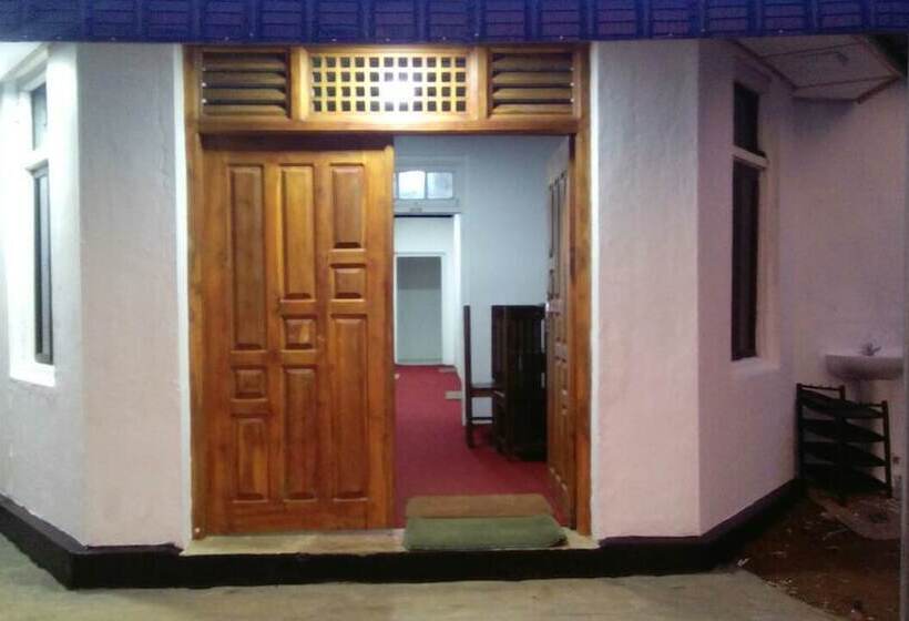 پانسیون East Mount Villa