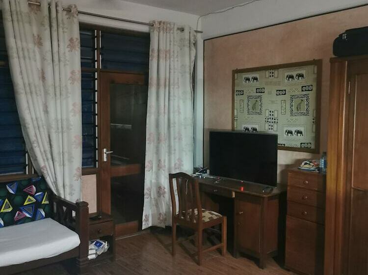 Qua Bruce Apartment