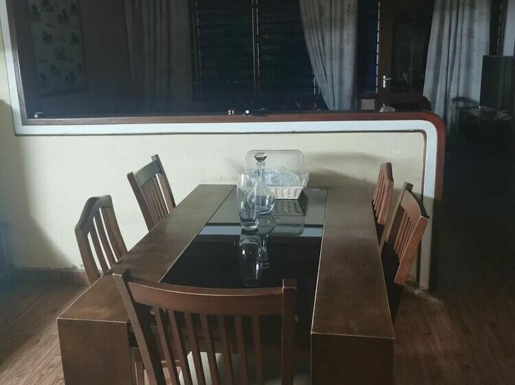 Qua Bruce Apartment