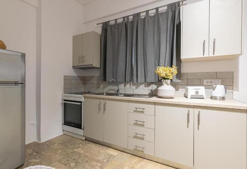 Denise Studios And Apartments