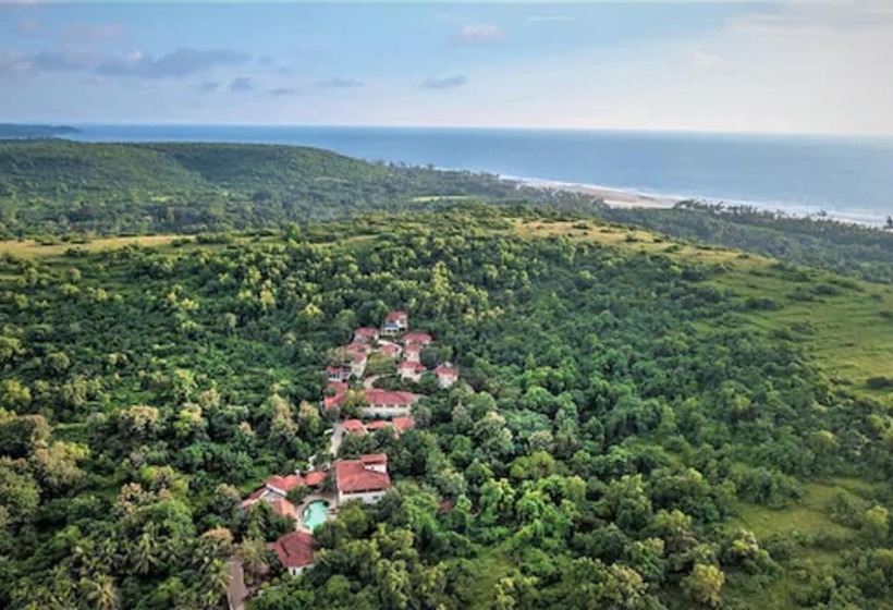 فندق Amritara Aura Resort & Spa