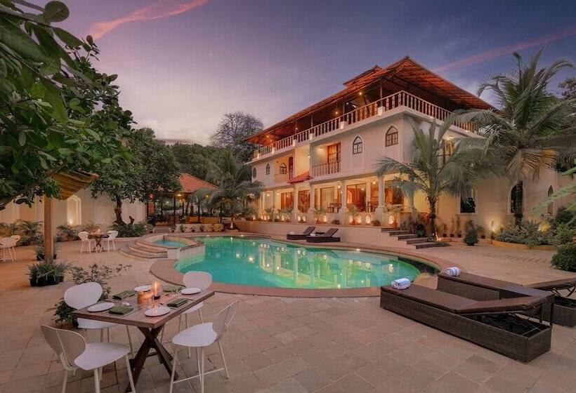 فندق Amritara Aura Resort & Spa