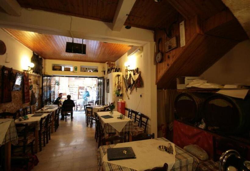 هتل Chania Rooms