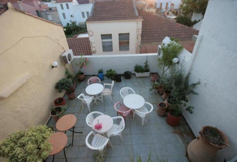 هتل Chania Rooms