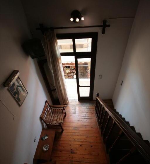 هتل Chania Rooms