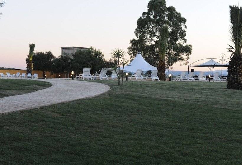 هتل Club Nature Village