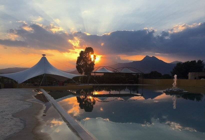 هتل Club Nature Village