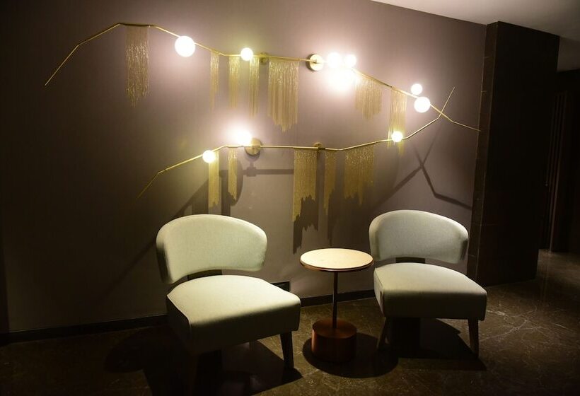 هتل Levana Suites