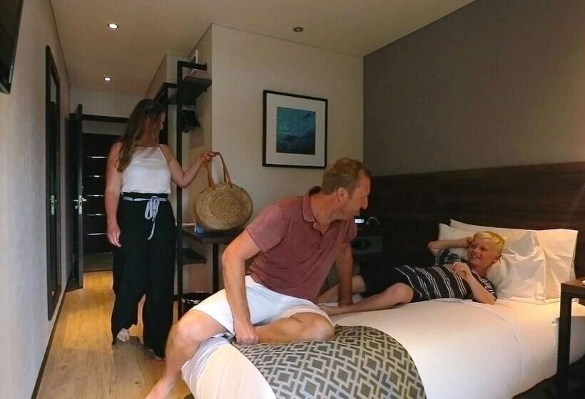 هتل Meridian Adventure Marina Club & Resort