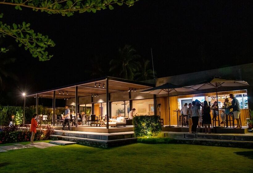 هتل Meridian Adventure Marina Club & Resort