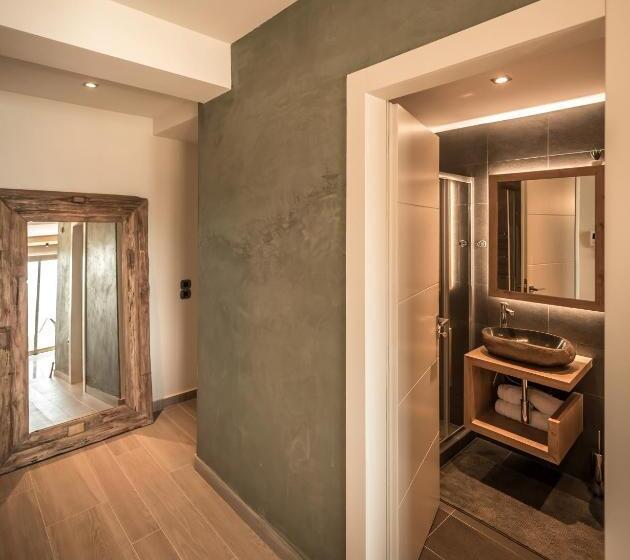 Pasithea Elegant Villa