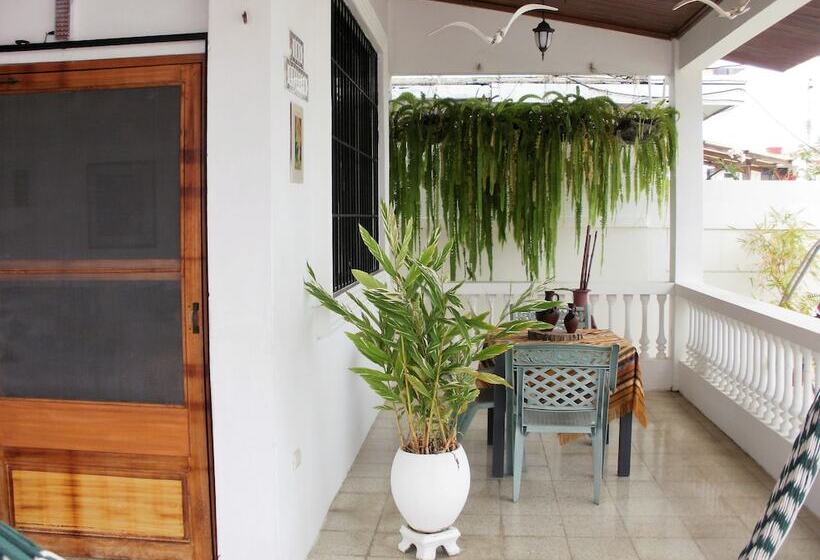 پانسیون Cesar's House Salinas