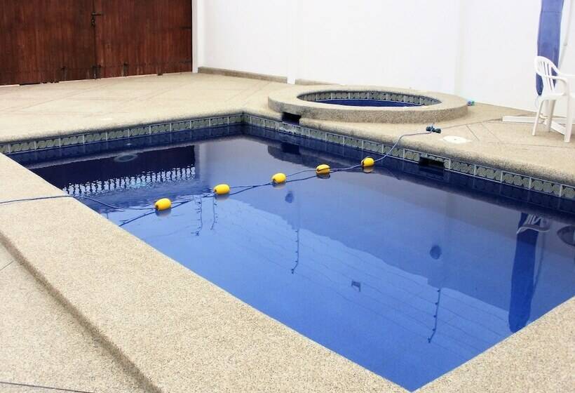 پانسیون Cesar's House Salinas