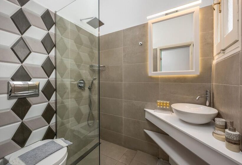 פנסיון Maravelia S Rooms