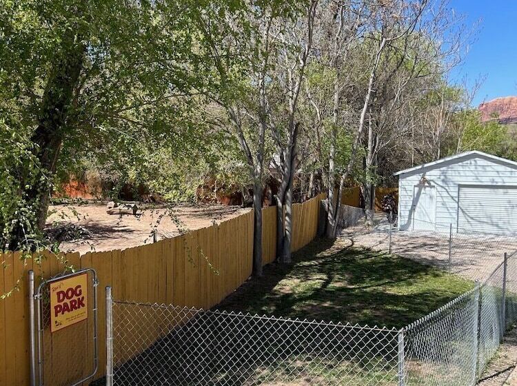 Apache Motel