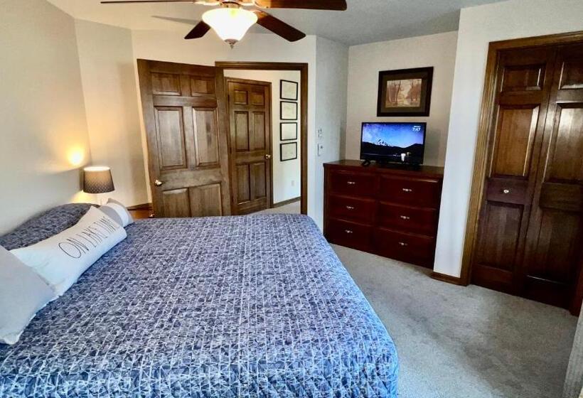 Baileys Harbor Yacht Club Resort