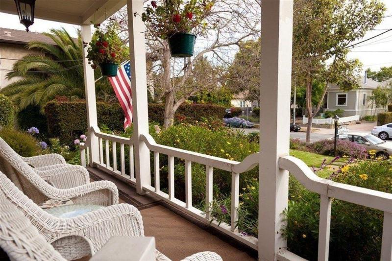 تختخواب و صبحانه Bath Street Inn