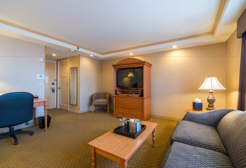 Ambassador Hotel Milwaukee, Trademark Collection By Wyndham