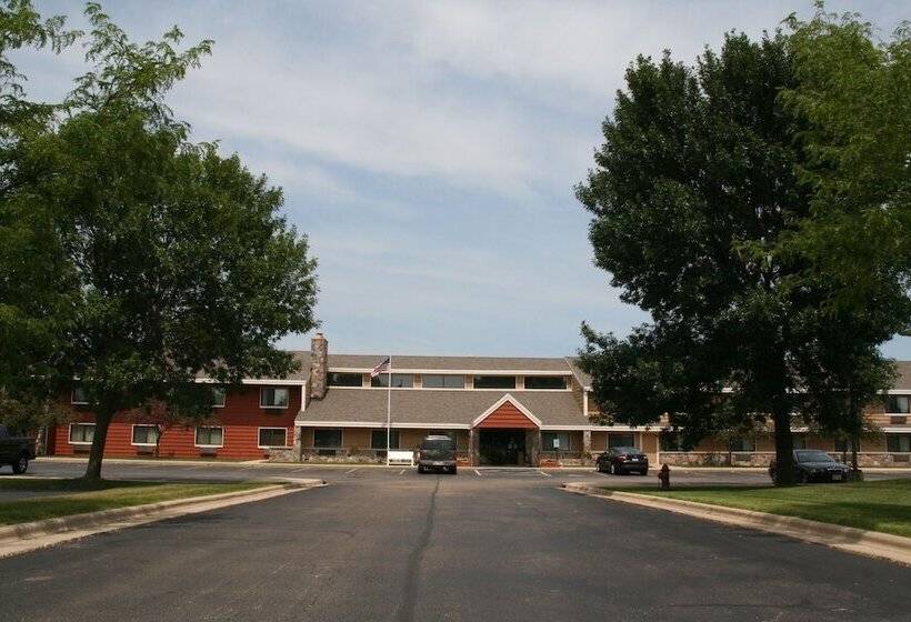 فندق Americinn By Wyndham Elkhorn Near Lake Geneva