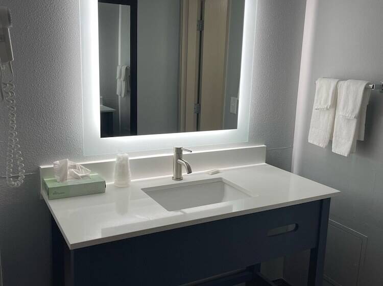 هتل Americinn By Wyndham Ladysmith
