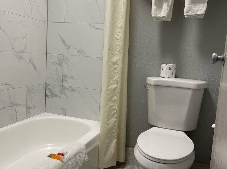 هتل Americinn By Wyndham Ladysmith