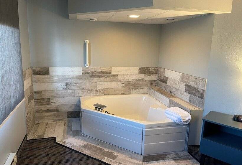هتل Americinn By Wyndham Ladysmith