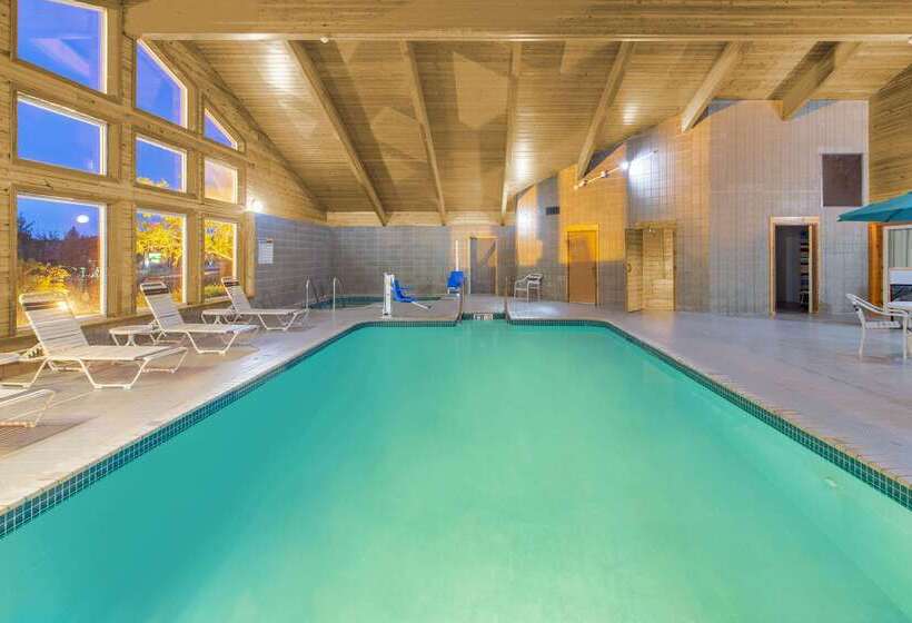 هتل Americinn By Wyndham Rhinelander