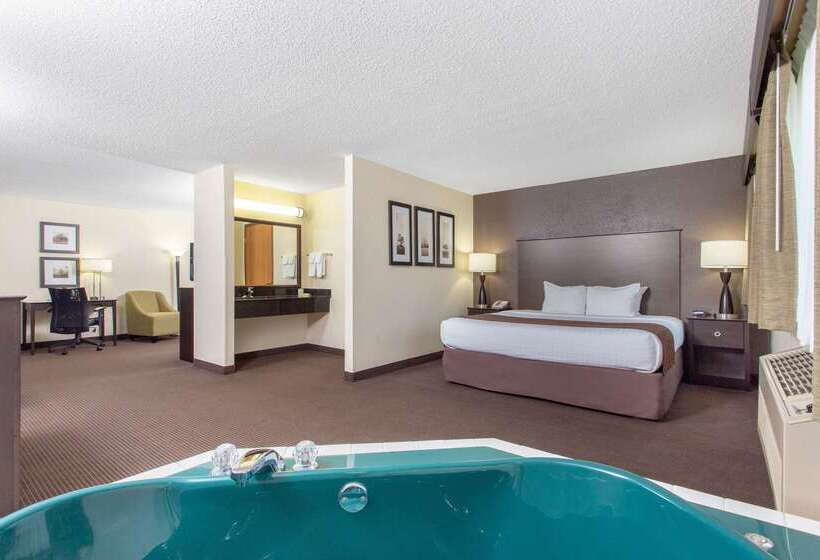 هتل Americinn By Wyndham Rhinelander