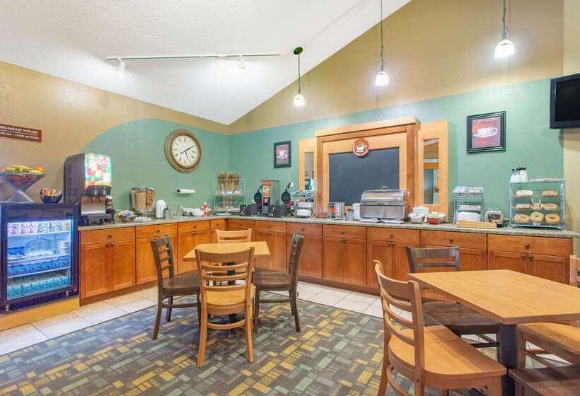 هتل Americinn By Wyndham Rhinelander