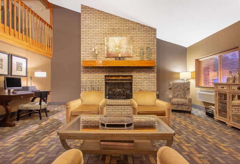 هتل Americinn By Wyndham Rhinelander