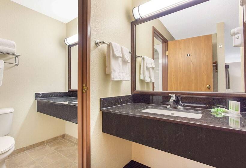 هتل Americinn By Wyndham Rhinelander
