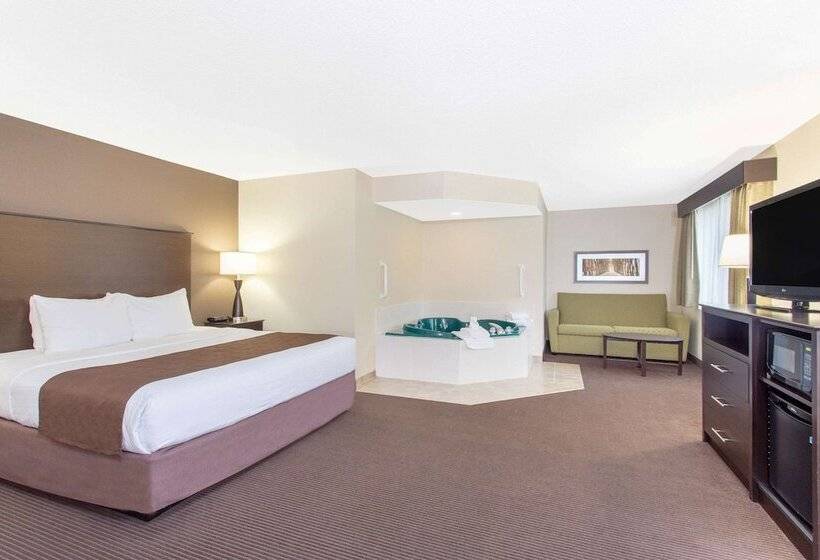 هتل Americinn By Wyndham Rhinelander