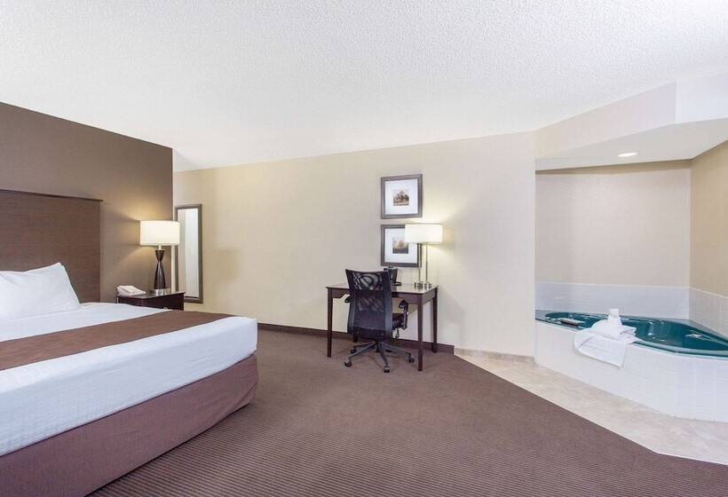هتل Americinn By Wyndham Rhinelander