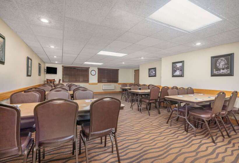 هتل Americinn By Wyndham Sauk Centre