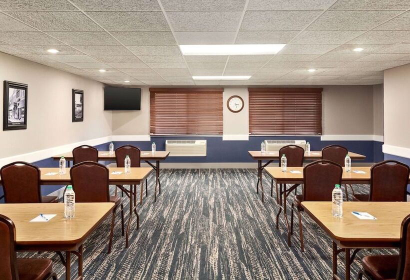 هتل Americinn By Wyndham Sauk Centre