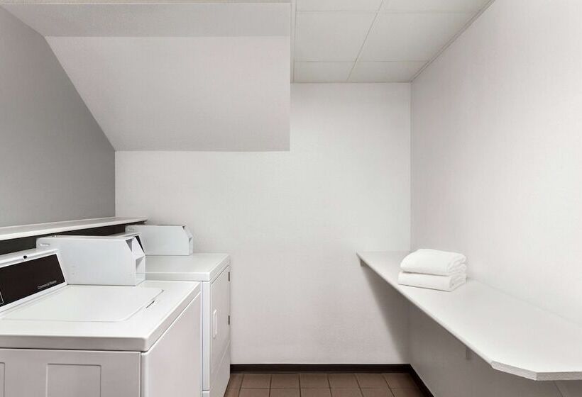 هتل Americinn By Wyndham Sauk Centre