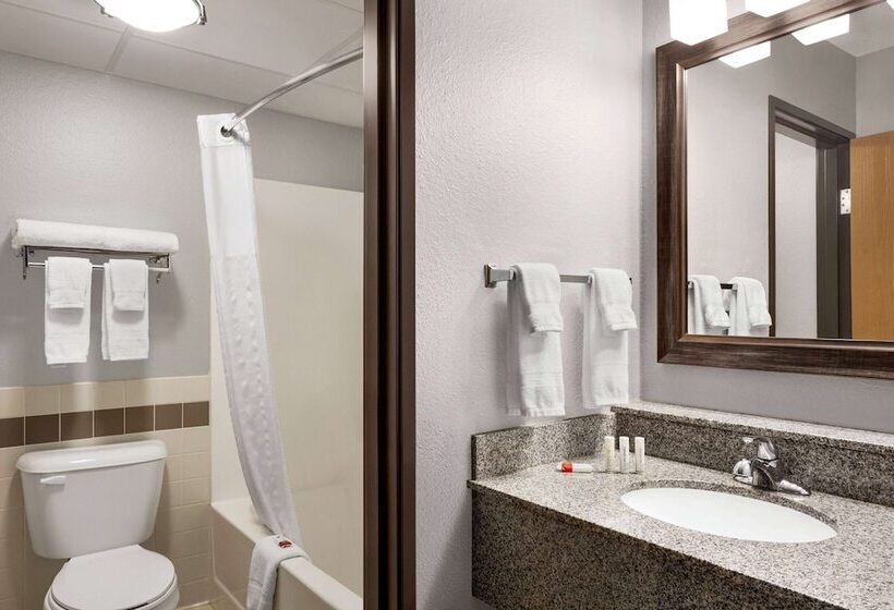 هتل Americinn By Wyndham Sauk Centre