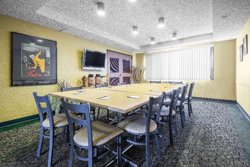 هتل Americinn By Wyndham Sioux Falls