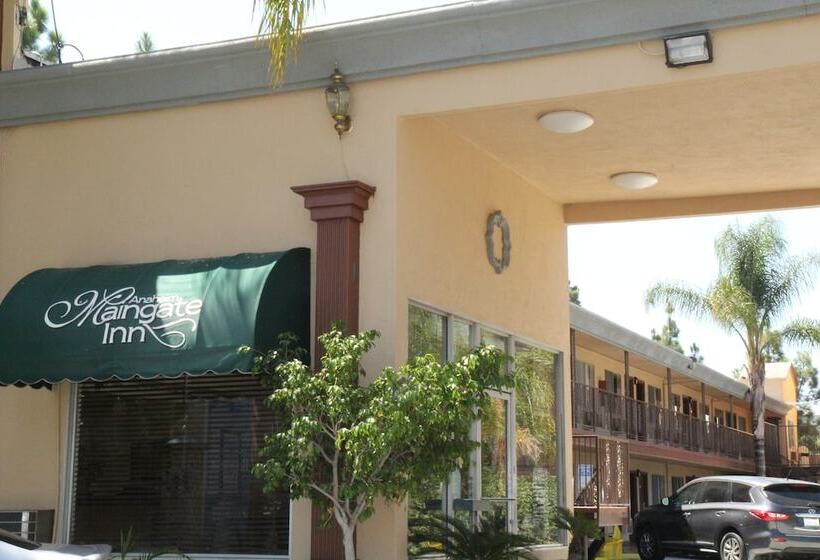 בית מלון כפרי Anaheim Maingate Inn